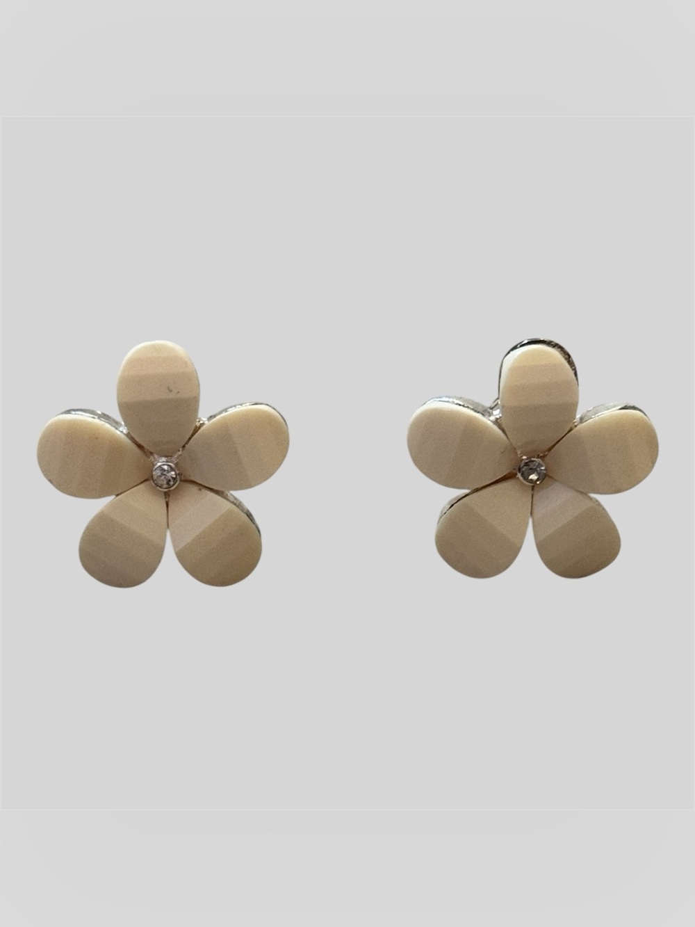 White Flower Clip-On Earrings Accessory